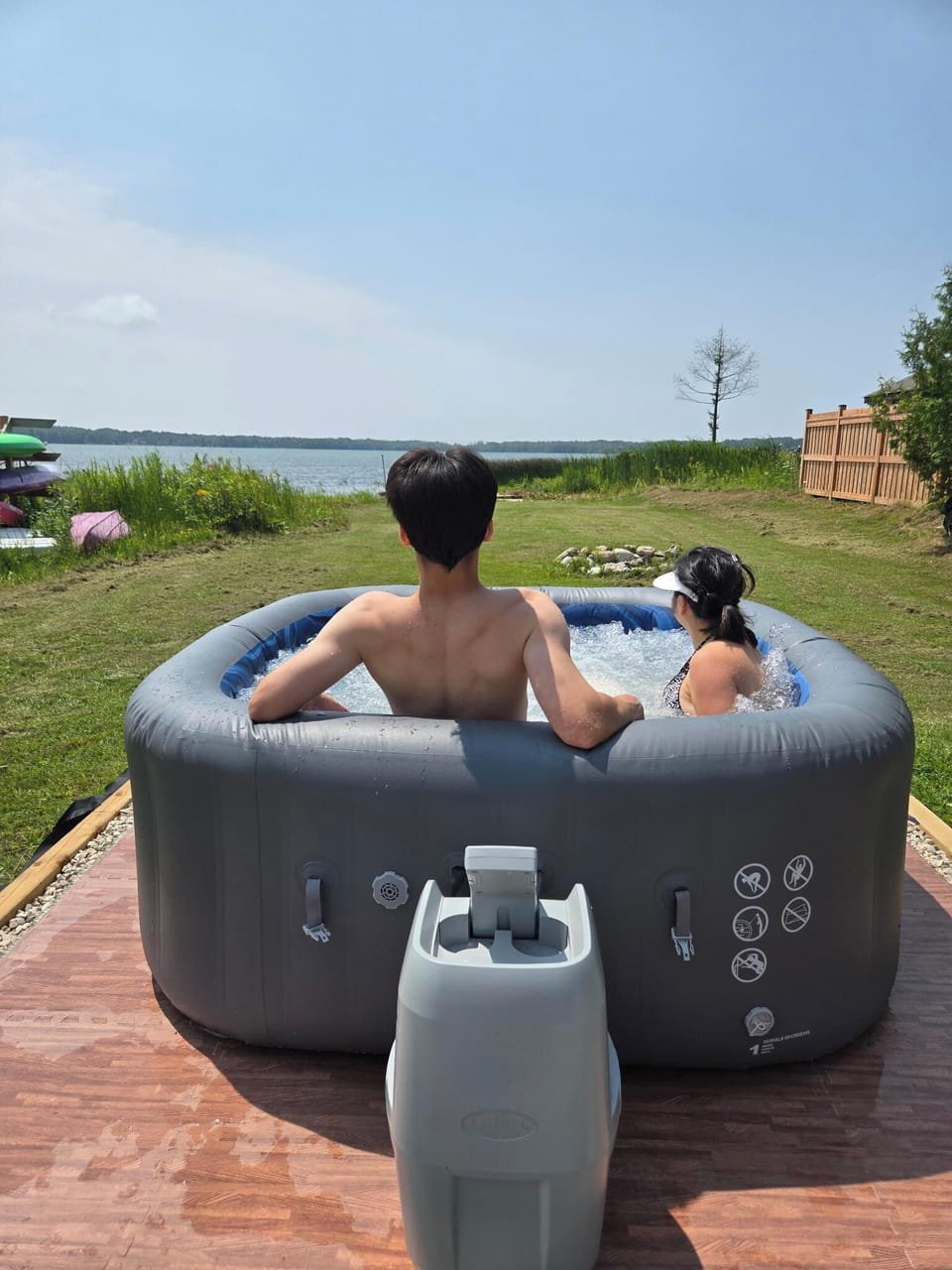 Outdoor spa tub