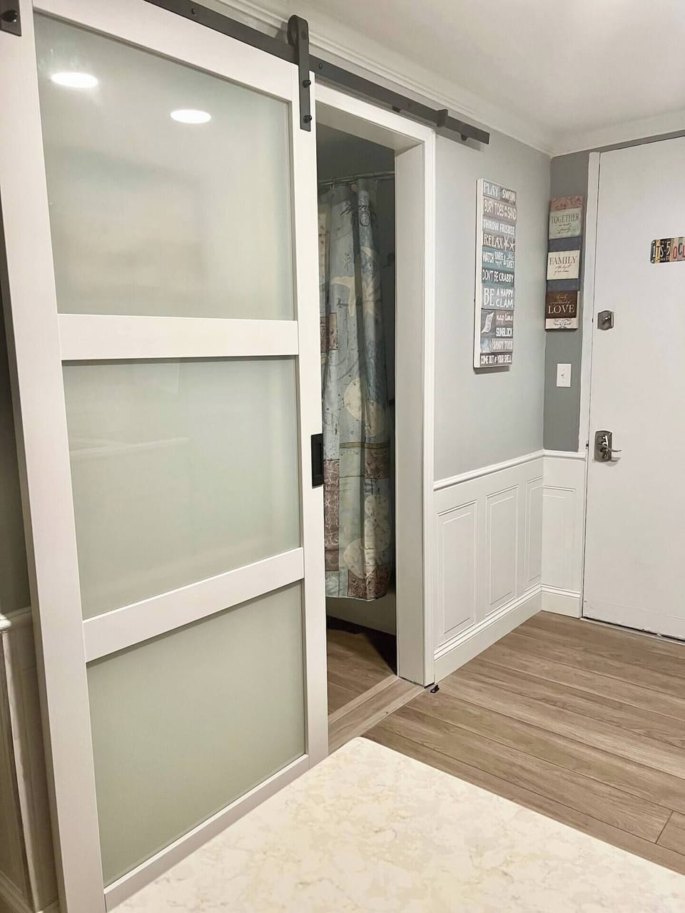 Full Bathroom
