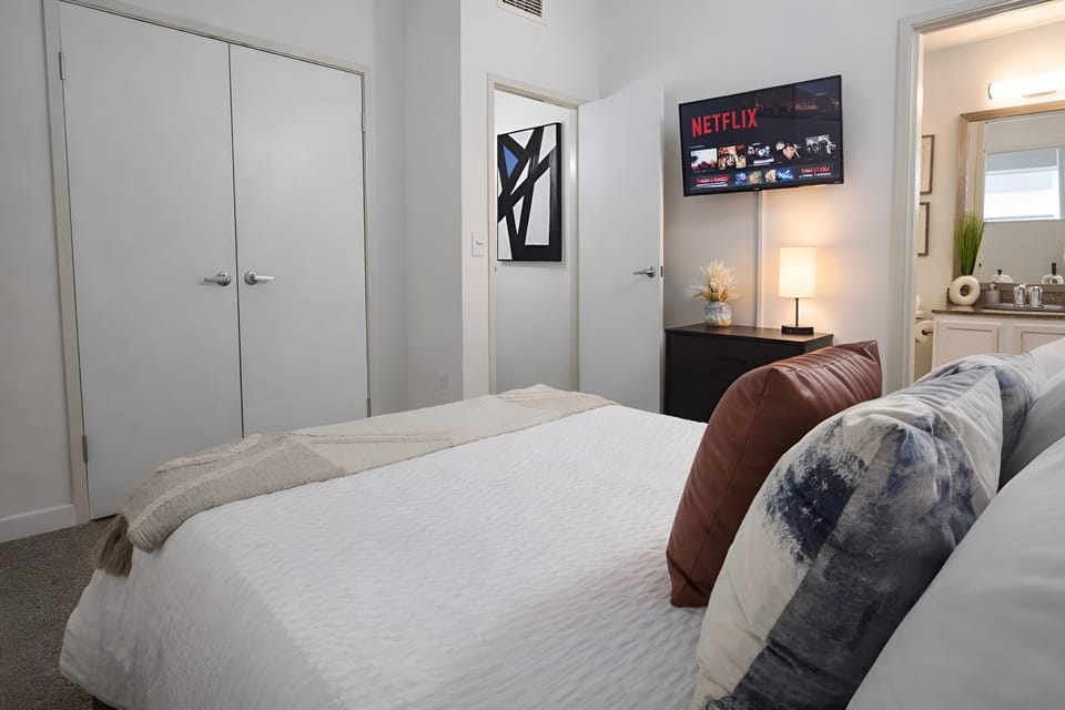 Queen Bedroom