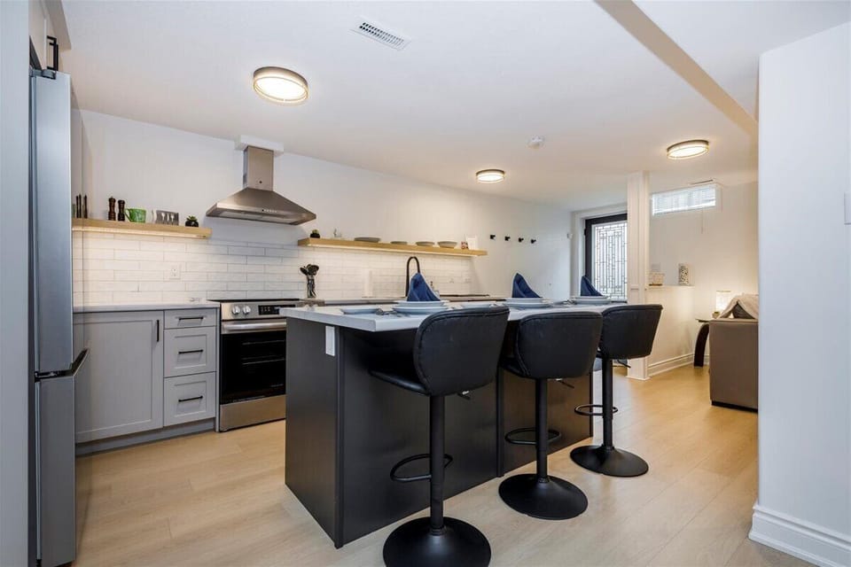 Open concept kitchen and eating area
