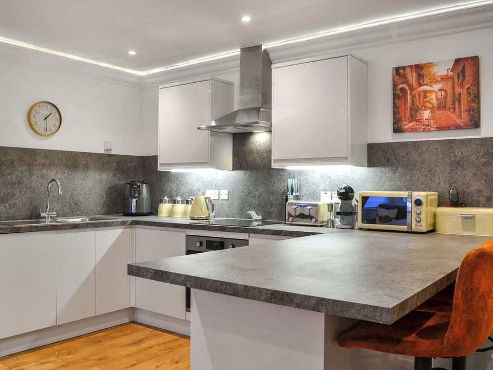 Kitchen | The Wharfe - Flat 1 - Priory Holidays, York