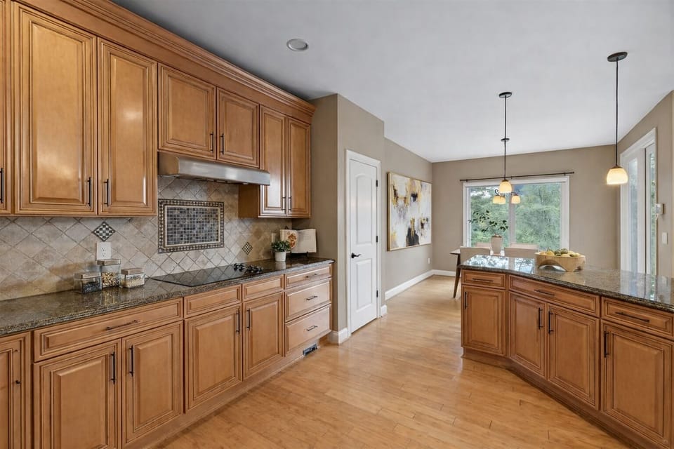 Kitchen on Main Level. Additonal kitchen located in lower level.