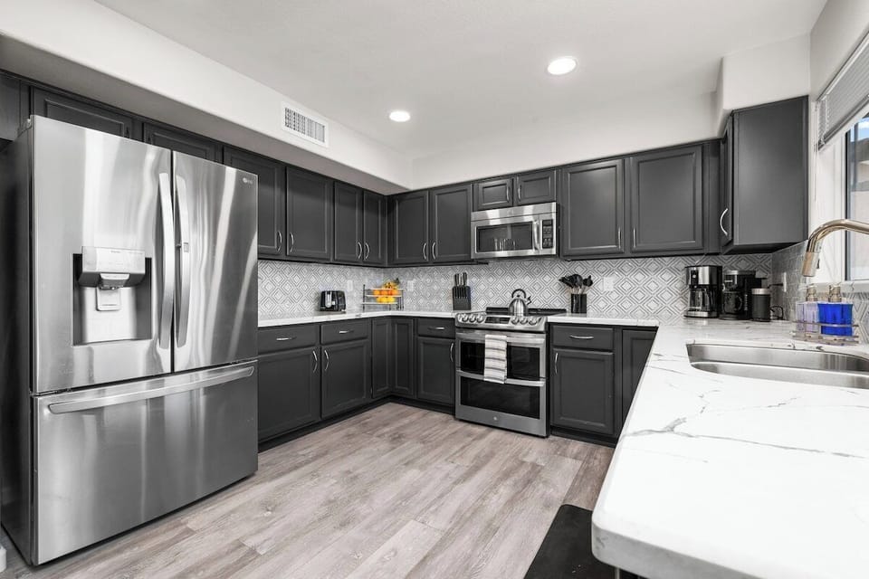 The heart of the home—light, bright, and ready for everything from pancakes to charcuterie boards.
