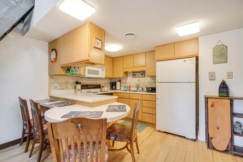 Kitchen | 2-Story Condo | 2nd-Floor Unit