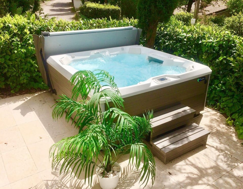 Jacuzzi