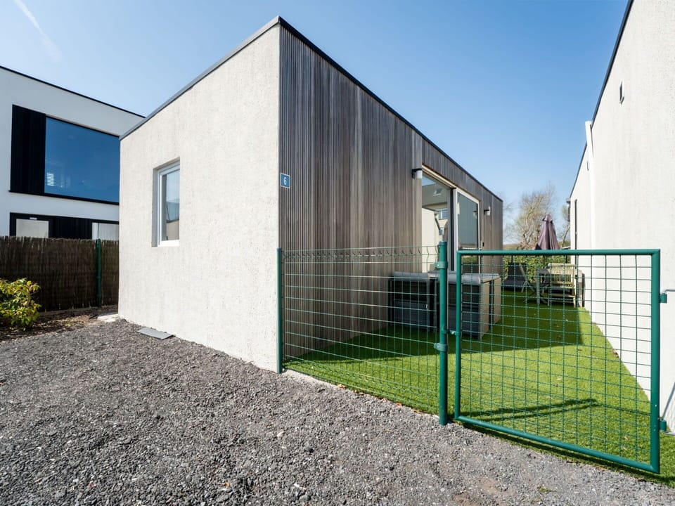 Land Lot, Composite Material, Garden, Lawn, Fence, Yard, Landscaping, Backyard, Home Fencing, Daylighting