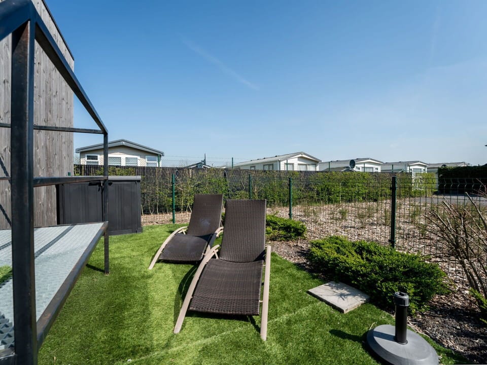 Land Lot, Shade, Garden, Lawn, Yard, Landscaping, Daylighting, Backyard, Outdoor Furniture, Courtyard