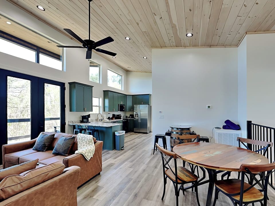 Open and Inviting Floor Plan