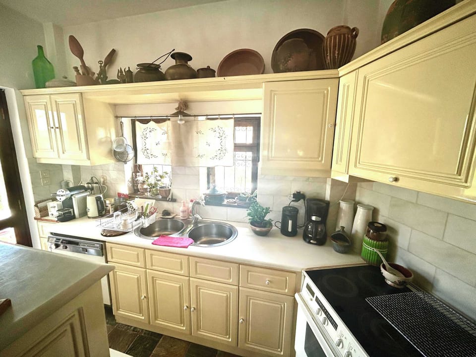 Kitchen space available