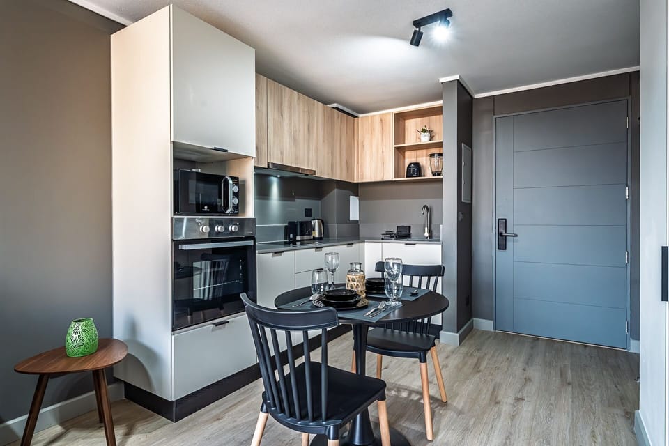 Kitchen or kitchenette