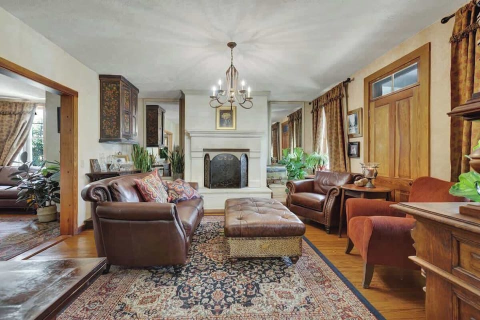 Shared parlor