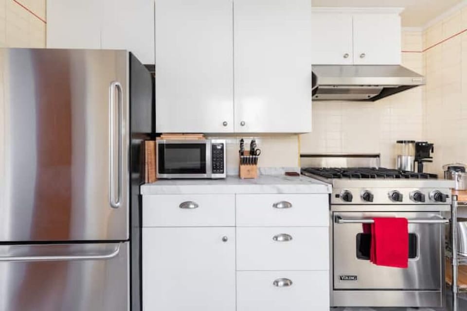Blender, Cuisinart, quality knives, etc. All are provided. 