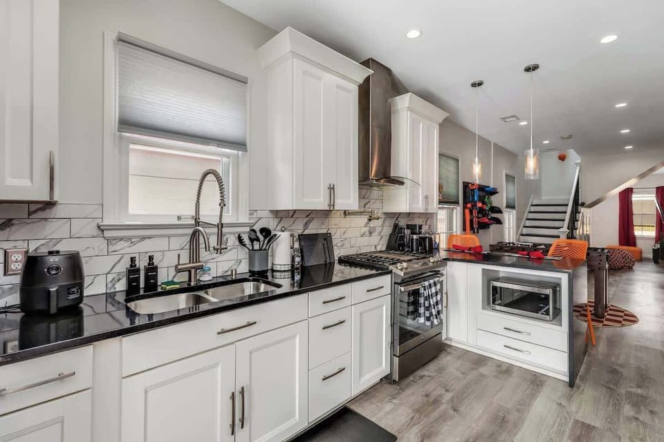 Experience cooking convenience with our modern kitchen appliances that blend style and functionality seamlessly.