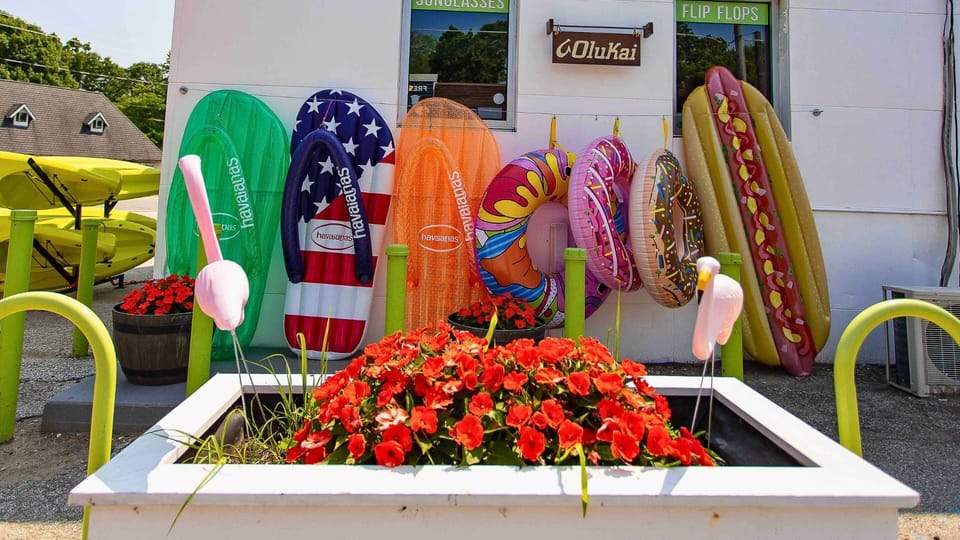 Ready for the beach? Downtown Union Pier has bakeries, beach rentals and more.