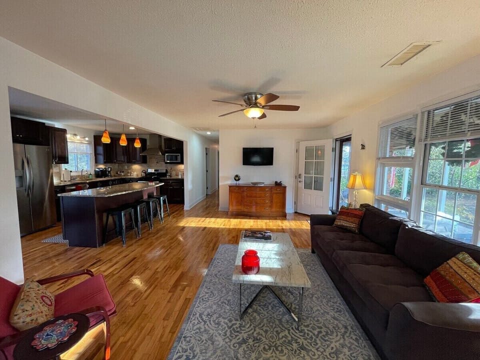 Living Room / Lounge