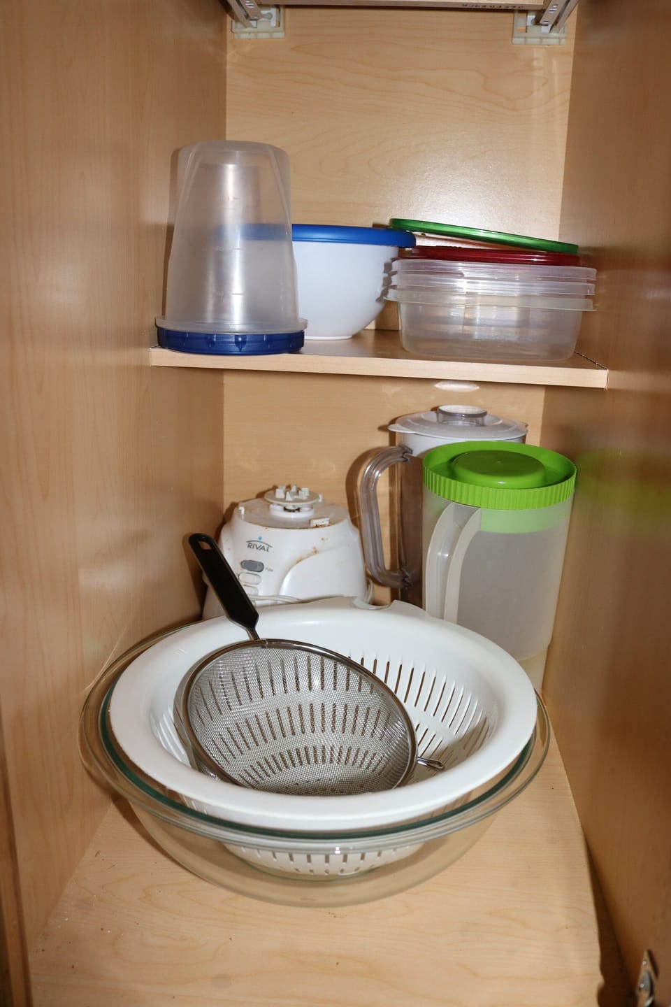 All the items needed to make and have your 1st class meal!