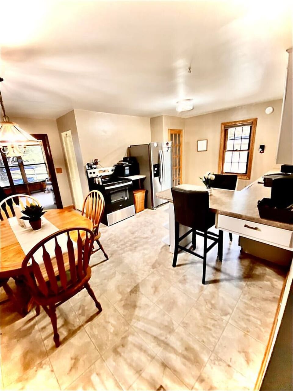 Kitchen with Dining table