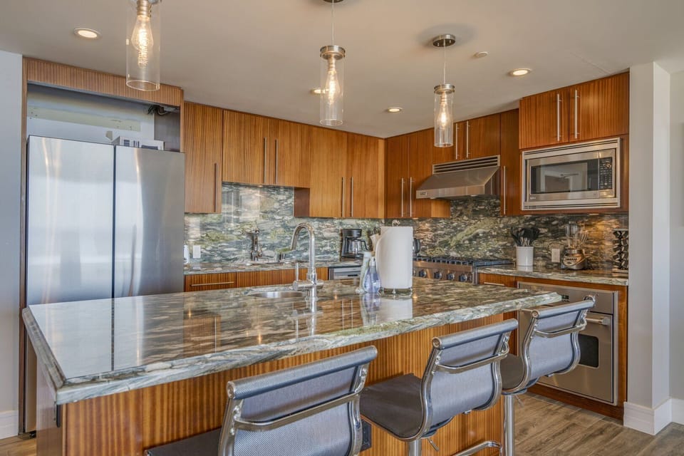 Second unit kitchen