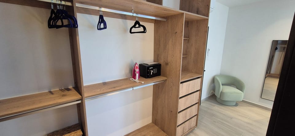 Wardrobe + safe