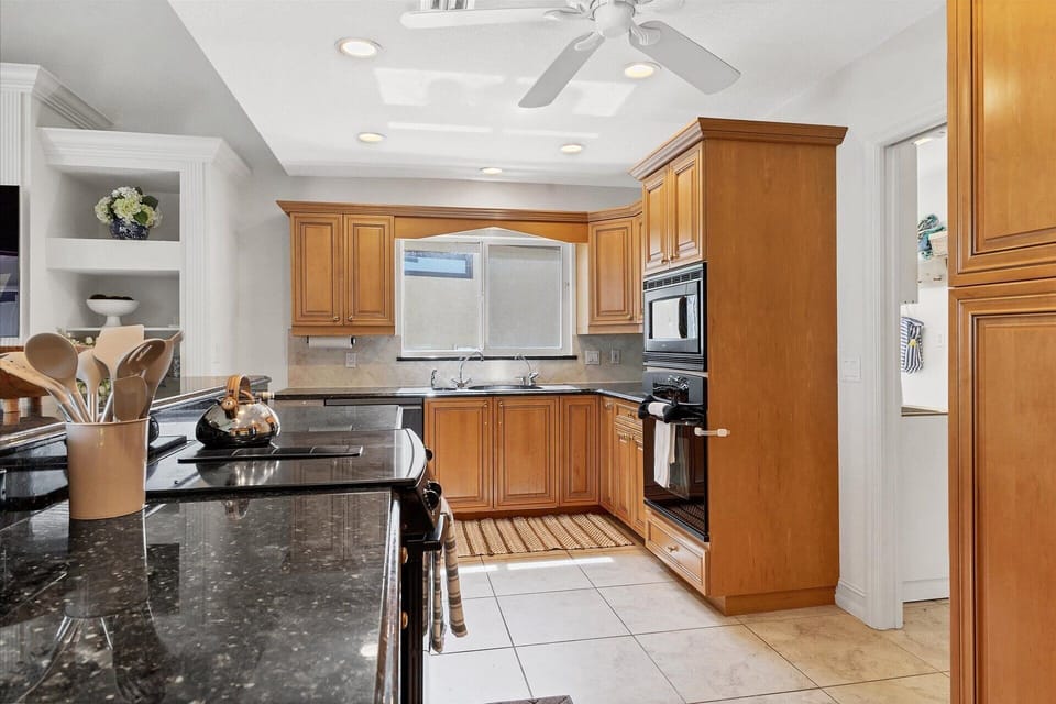 Fully-equipped kitchen