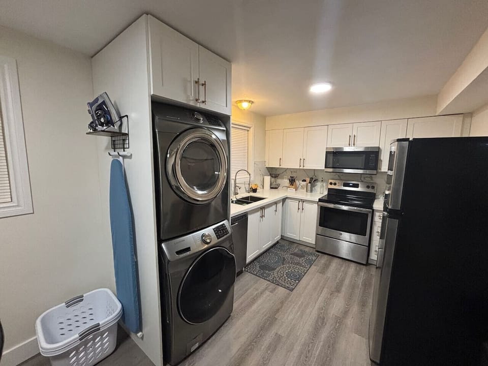 Kitchen / Laundry