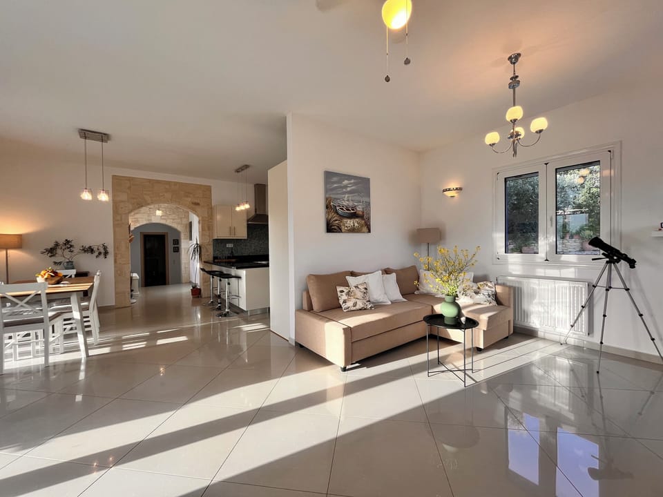 Villa Francesca Kitchen - Dining - Living Room 3
