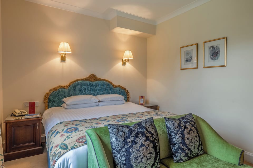 Wake up to leafy views from your comfortable lounge seat.