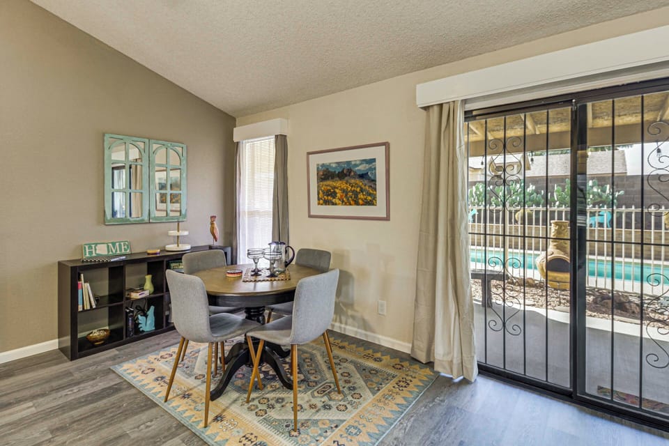 Dining Room | Dishware & Flatware