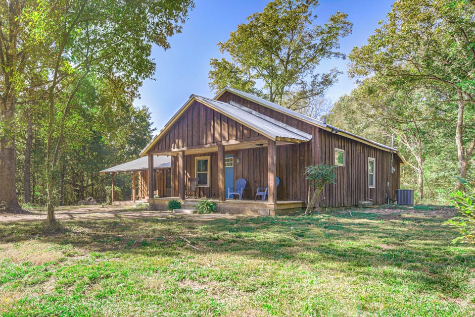 Exterior | Front Porch | Outdoor Seating