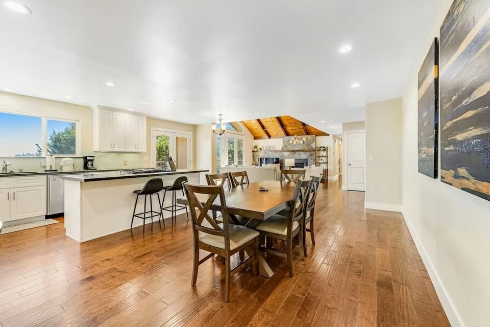 Spacious dining with room to linger and laugh.