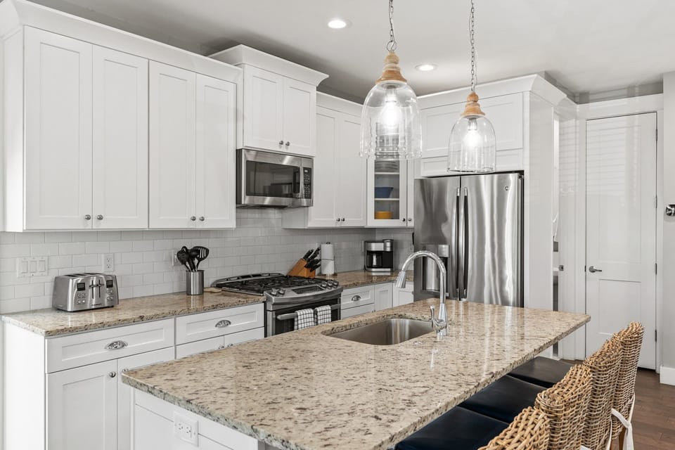 Fully equipped kitchen.