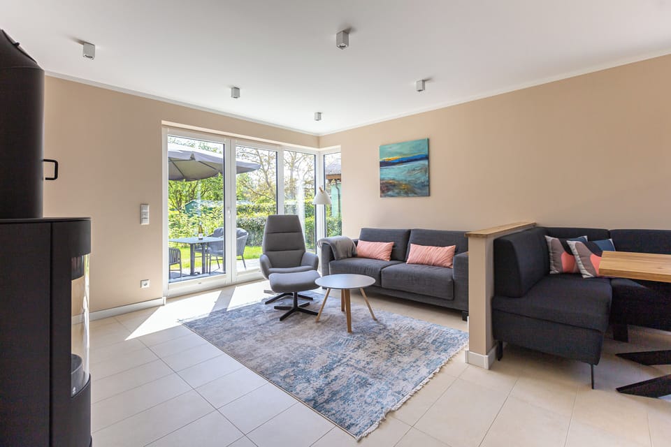 Bright Living Room with Access to Terrace