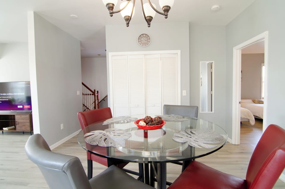 Inviting space to eat, chat, and unwind