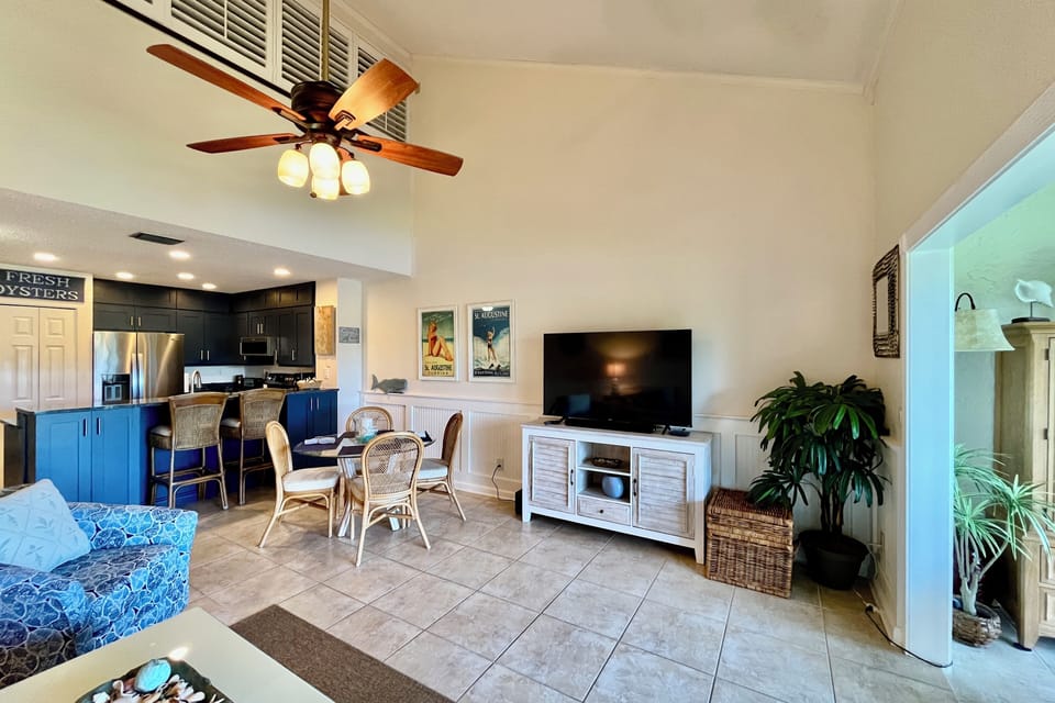 Living/dining area