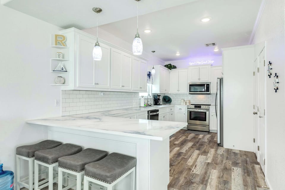 Spacious Kitchen 