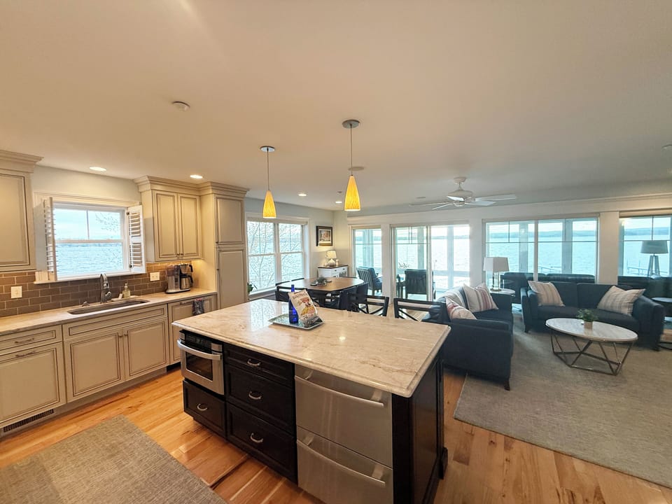 Living area. Lake from all windows. 
