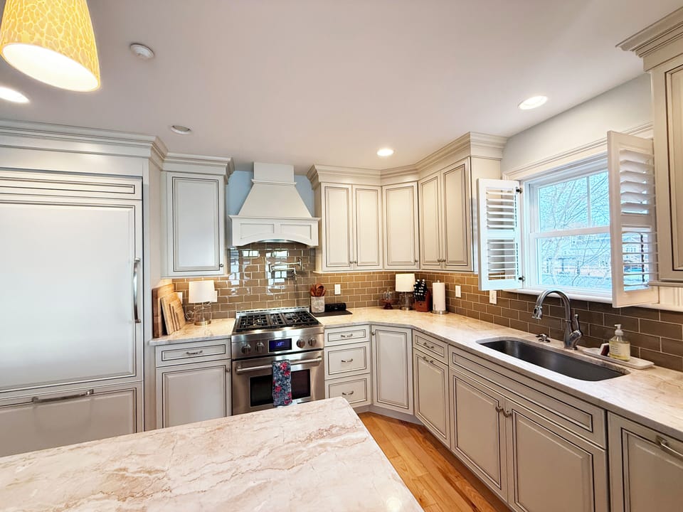 Full chefs kitchen. Fridge, gas stove, dishwasher. Granite countertops.