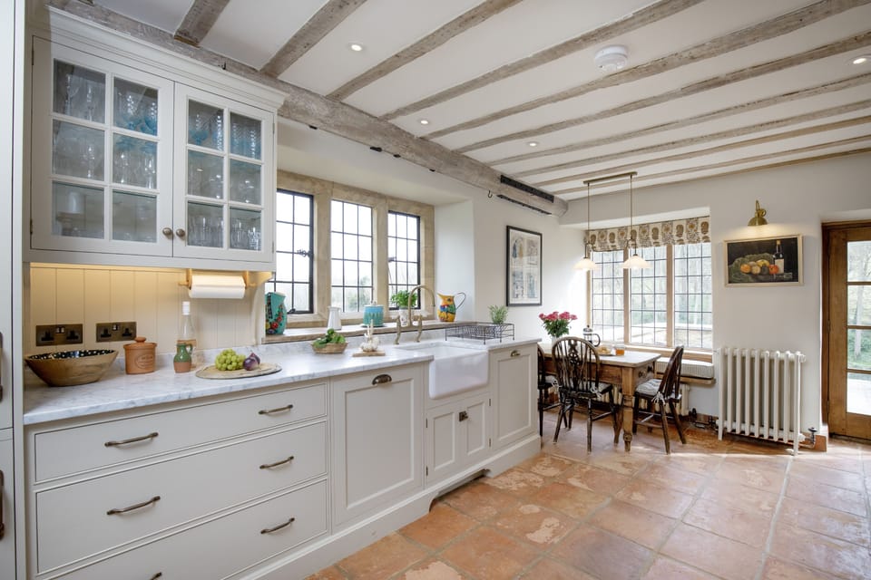 Jerards Dairy, Sandford Orcas, Sherborne: The kitchen with its breakfast area