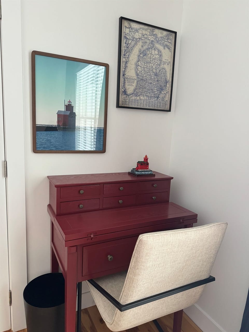 Need to sneak in a few emails? This stylish desk nook has you covered.