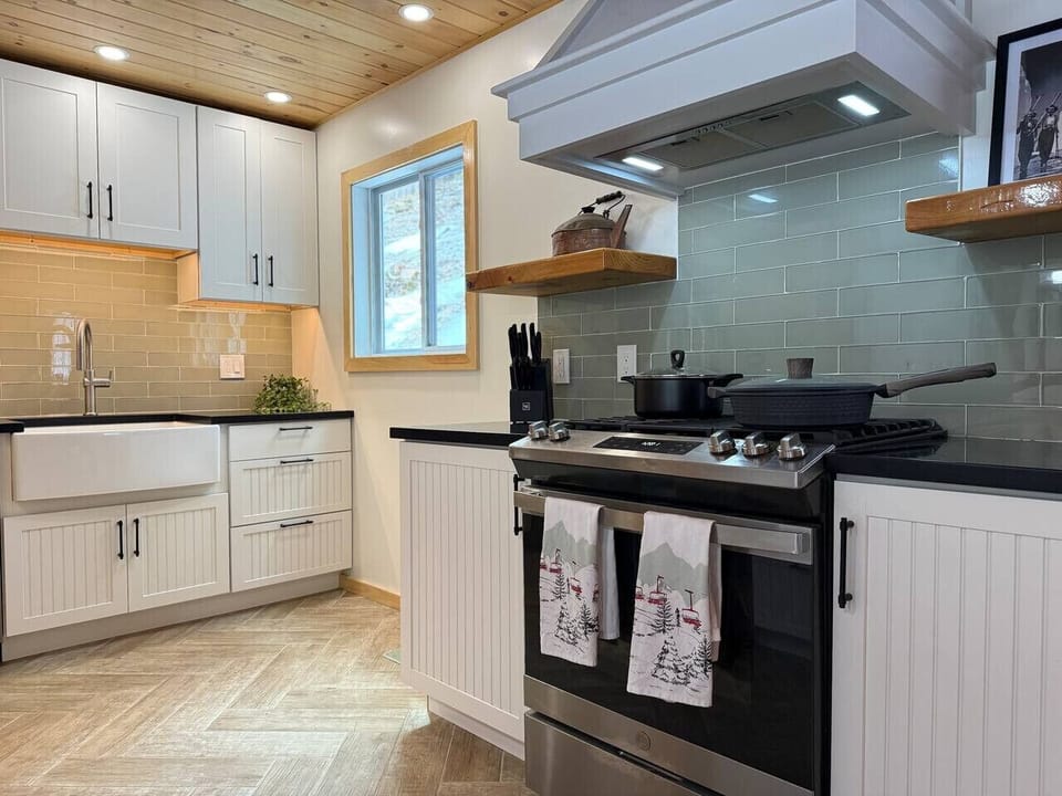 Cook like home in a fully equipped kitchen.