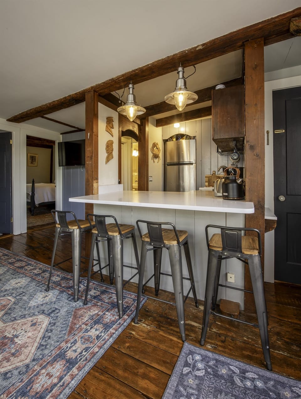 Open layout from kitchen to living room