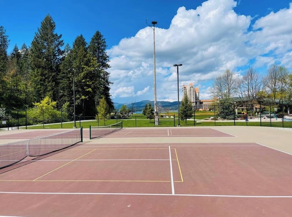 Walking Distance To Tennis Courts