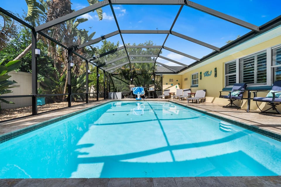 Large Heated Pool - great for laps or a game of basketball