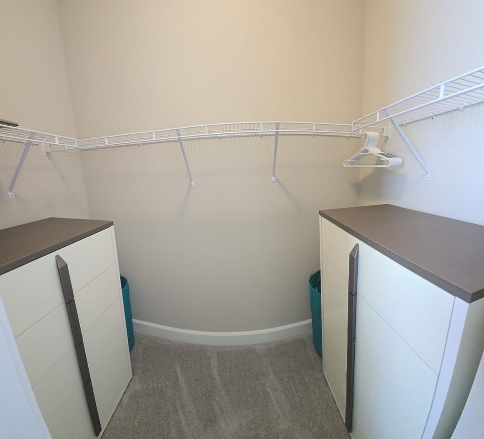 Queen-sized bedroom wall-in closet