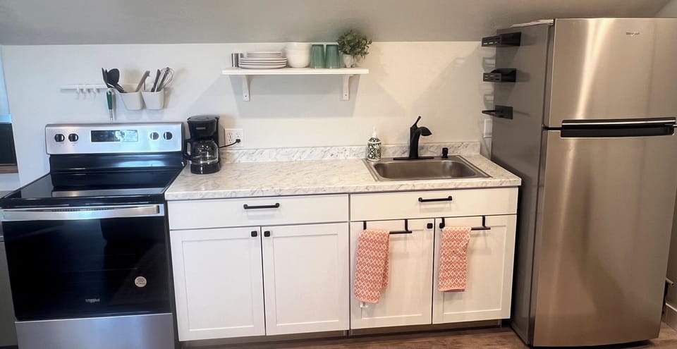Full kitchen for all of your culinary needs