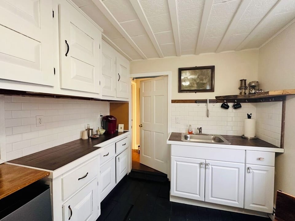 Kitchen area
