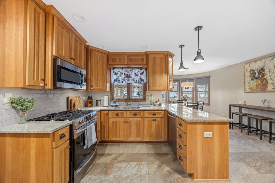 Baker Hill Kitchen2