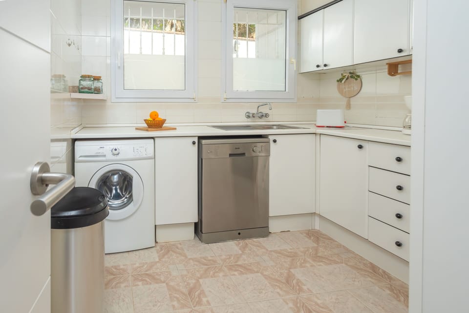 Kitchen (2)