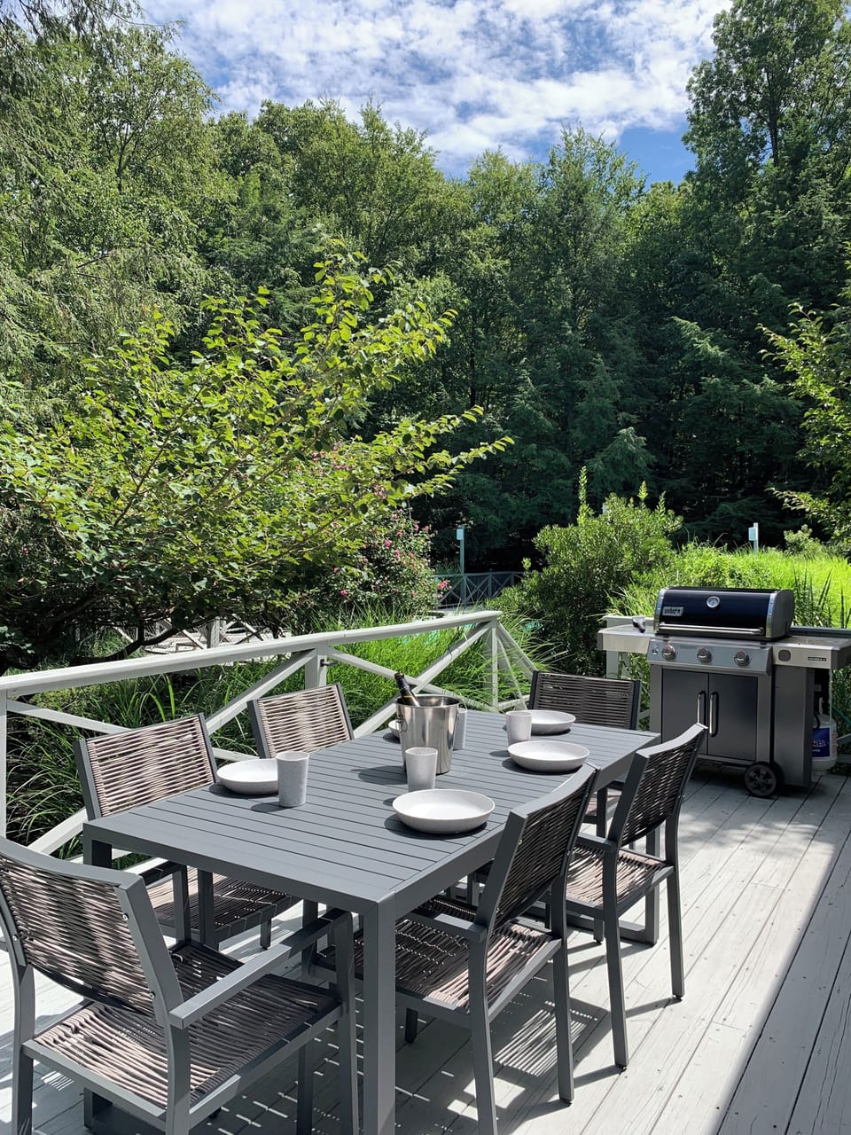 Deck with seating for 6 and grill