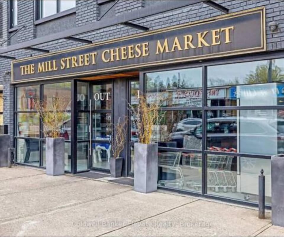 Cheese market on Main Street, a worthwhile visit!